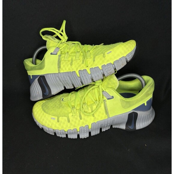 Size 9 - Nike Free Metcon 5 Volt Wolf Grey Mens Training Shoes Neon Sneakers - Picture 1 of 7